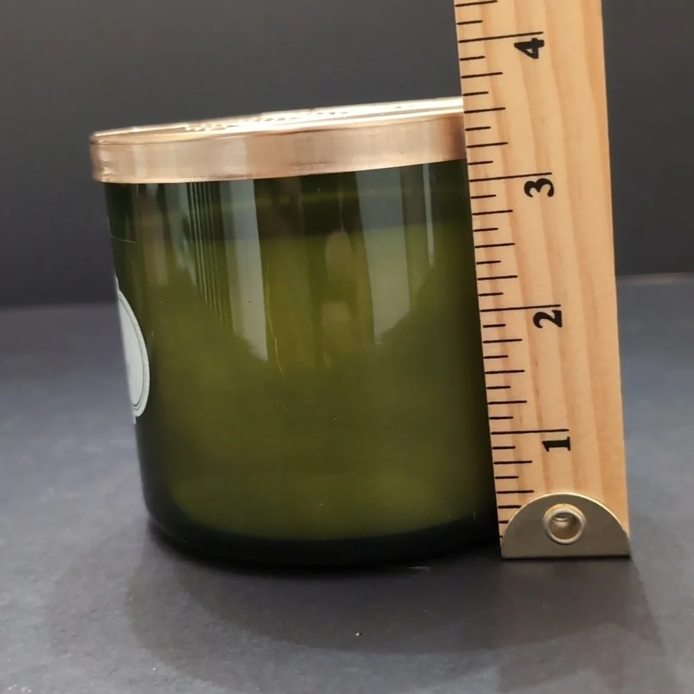 Bath & Body Works,White Barn Vanilla Balsam 3 Wick Candle. - Picture 7 of 7